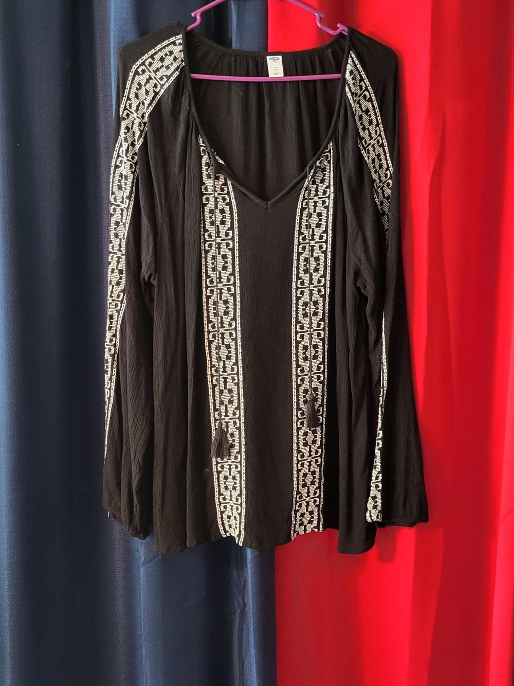 Black Embroidered V‑Neck Women's Top with Tassel Detail Old Navy XXL